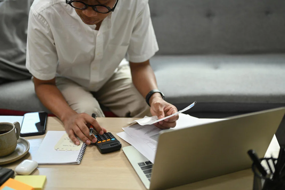 Ter controle do que foi investido ajuda a ter uma viagem corporativa econômica 