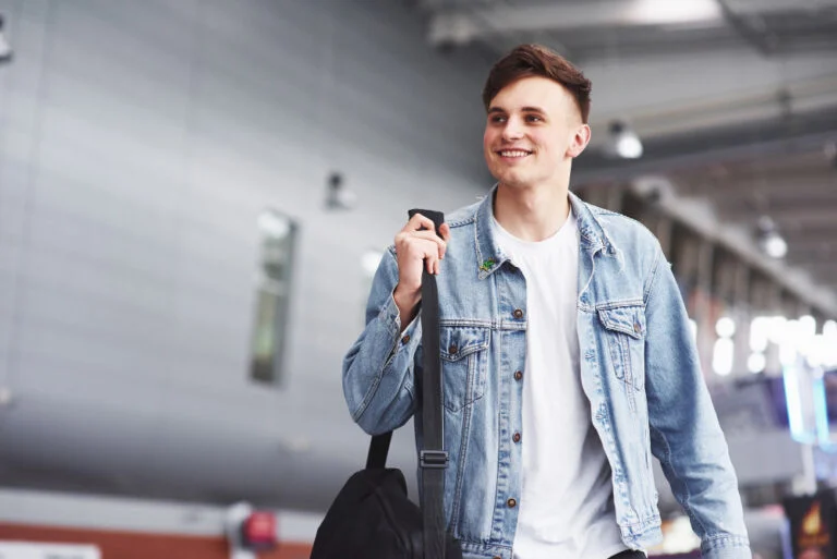 o que diz a clt estagiário pode viajar a trabalho